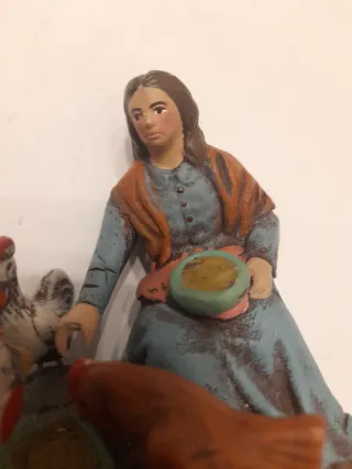 Figura Belén Mujer con Gallinas