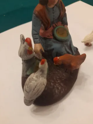 Figura Belén Mujer con Gallinas