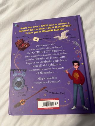 Libro Pocket Potters. Harry Potter. En catalán.