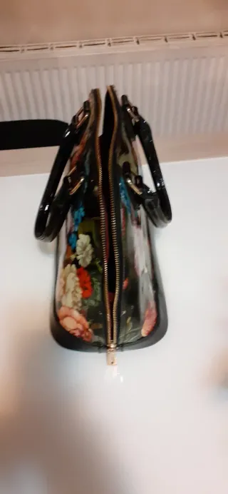 Borsa floreale nera con 3 tasche interne