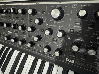 Moog Subsequent 37 Sintetizador Analógico