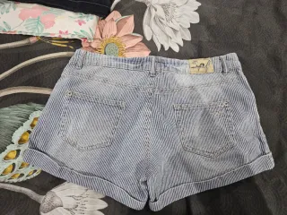 Lote 4 pantalones cortos vaqueros.