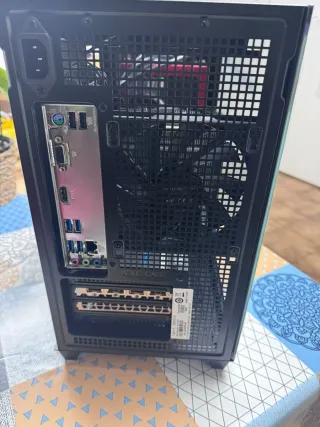 PC Gamer Ryzen 7 5800X + RTX 3050