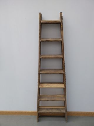 ESCALERA DE TIJERA GRANDE ANTIGUA DE MADERA