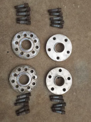 Separadores de rueda y tornillos