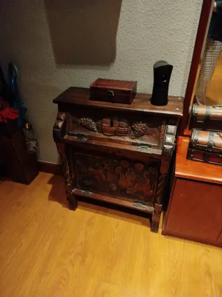 Taquillón Roble Macizo Tallado