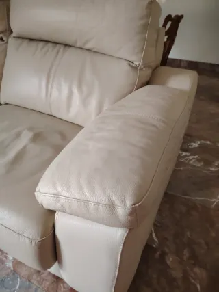 Sofá Pedro Ortiz Piel Beige como nuevo