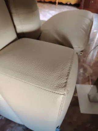 Sofá Pedro Ortiz Piel Beige como nuevo