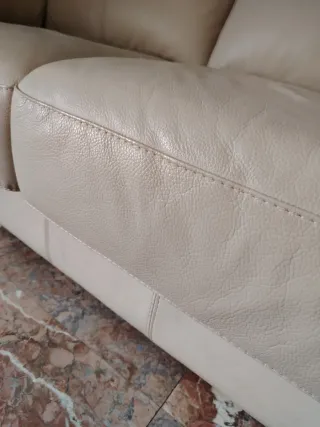 Sofá Pedro Ortiz Piel Beige como nuevo