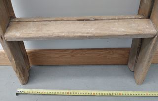 ESCALERA DE TIJERA MEDIANA ANTIGUA DE MADERA