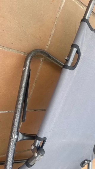 Tumbona plegable gris