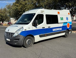 RENAULT MASTER III AMBULANCIA L3H2
