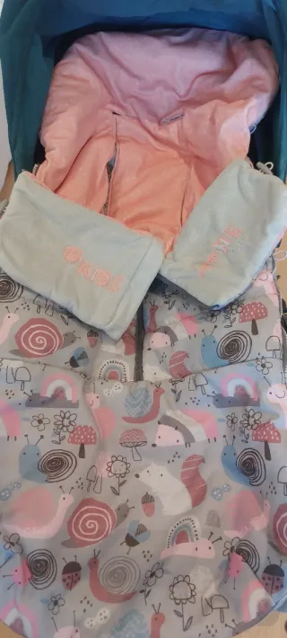 Carrito bebé Joie + funda/saco + plástico lluvia