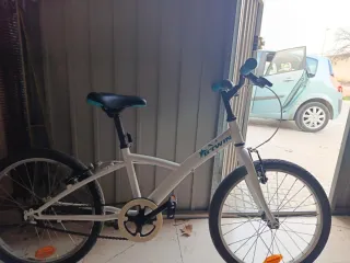 Bicicleta infantil B'TWIN blanca
