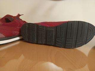 Zapatillas Puma color granate Talla 45