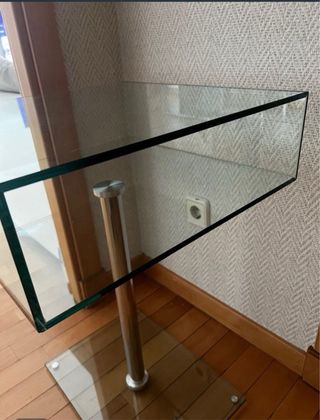 Mesa auxiliar cristal y metal