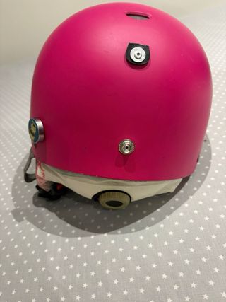 Casco de nieve rosa