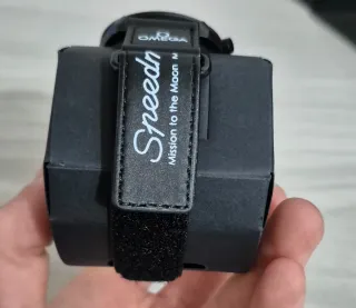 Omega x Swatch MoonSwatch Snoopy Nero