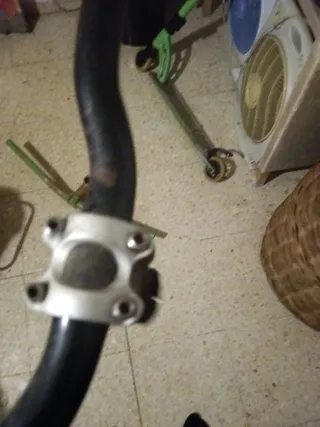 2 Manillares con Potencia valorada en 20€