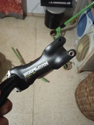 2 Manillares con Potencia valorada en 20€