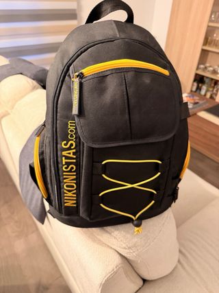 Cámara Nikon D3100 con Lente y Accesorios