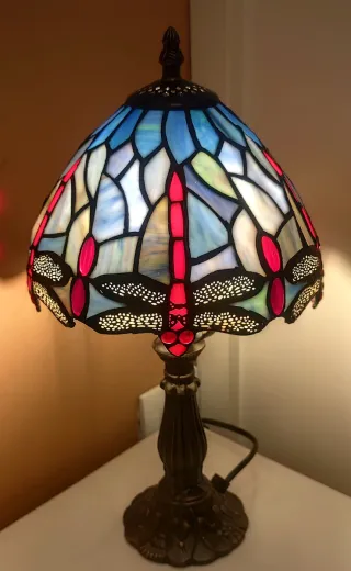 Lampada da tavolo Tiffany Libellula in cristallo