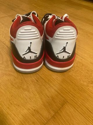 Jordan Legacy 312 Rojo Fuego Bajo Talla 40.5