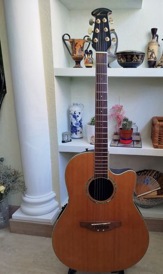 Ovation CS24C Guitarra Electroacústica