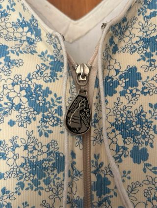 Traje Flamenca Estampado Azul y Beige.