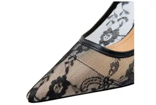 Zapatos de tacón de encaje negro