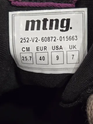 Playeras MUSTANG grises, moradas ,beis y negras.