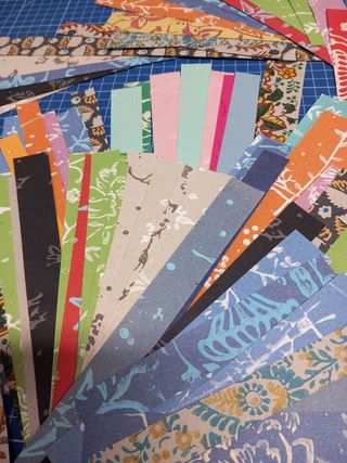 Strisce di carta decorata