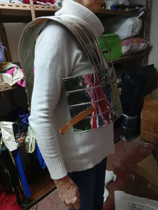 Coraza romana plateada