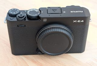 Fujifilm X-E4 Negra
