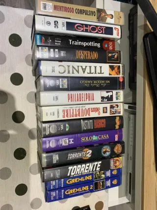 14 Películas VHS: Ghost, Titanic, Gremlins y más
