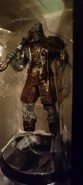 Figura Marvel Korg XL Colección