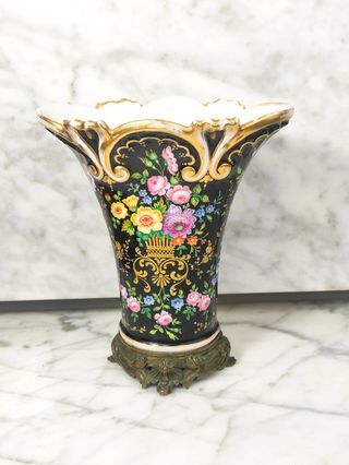 Jarrón de porcelana Española Período Isabelino xix