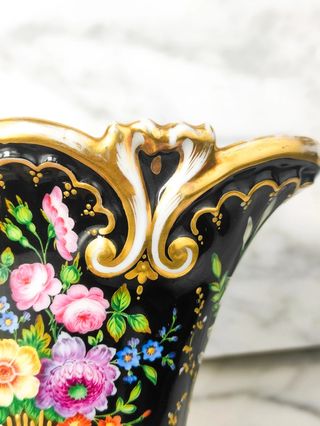 Jarrón de porcelana Española Período Isabelino xix