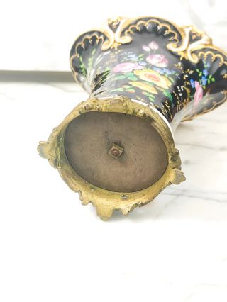 Jarrón de porcelana Española Período Isabelino xix