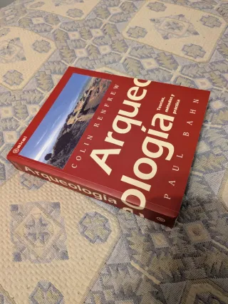 Arqueología: Teorías, métodos y prácticas