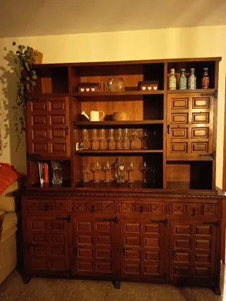 Mueble Castellano Madera y Cristal
