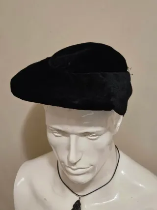 Sombreros vintage de alta costura española