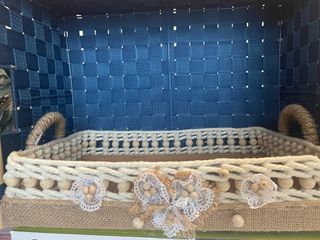 Cesta decorativa hecha a mano