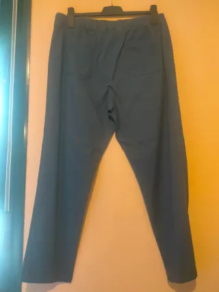 Pantalón informal color gris