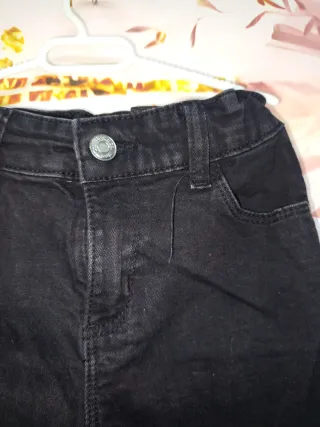 Pantalón vaquero negro 8-9 años