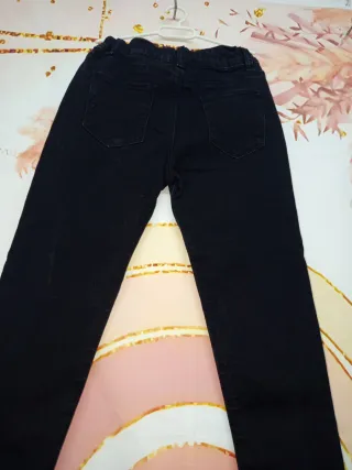Pantalón vaquero negro 8-9 años
