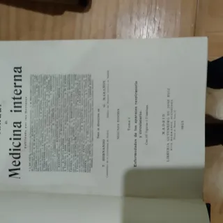 Libro antiguo de medicina