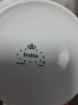 Juego de 4 tazas de cerámica con platillos