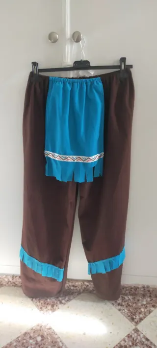 Capa Tuno Negra con Adornos