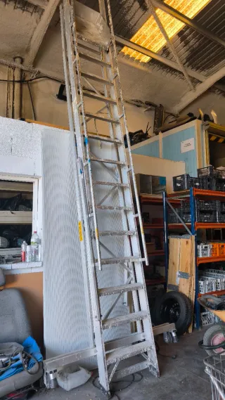 Escalera de aluminio, 3'66 m de altura